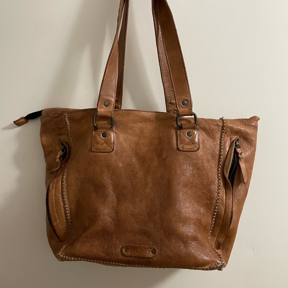 Bed Stu Celindra Shoulder Bag. Tan DD. Vegetable tanned leather.